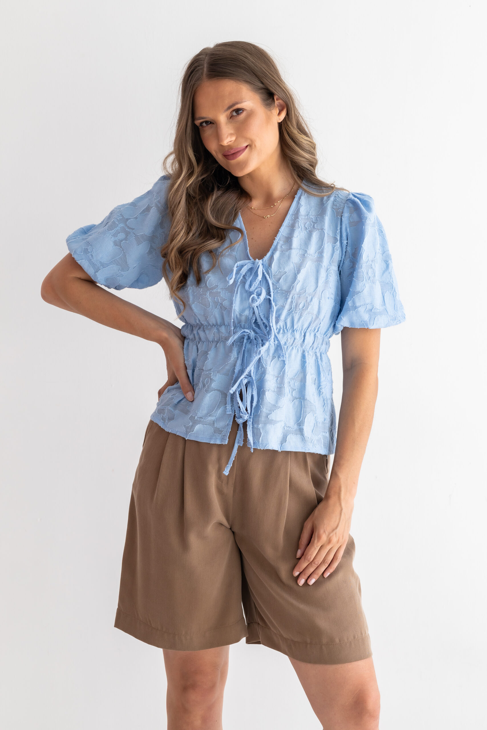 Bluzka z wiązaniami LILA BLUE